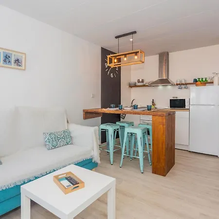 Апартаменты Calan Blanes Park 2adults 4children Кала-эн-Бланес